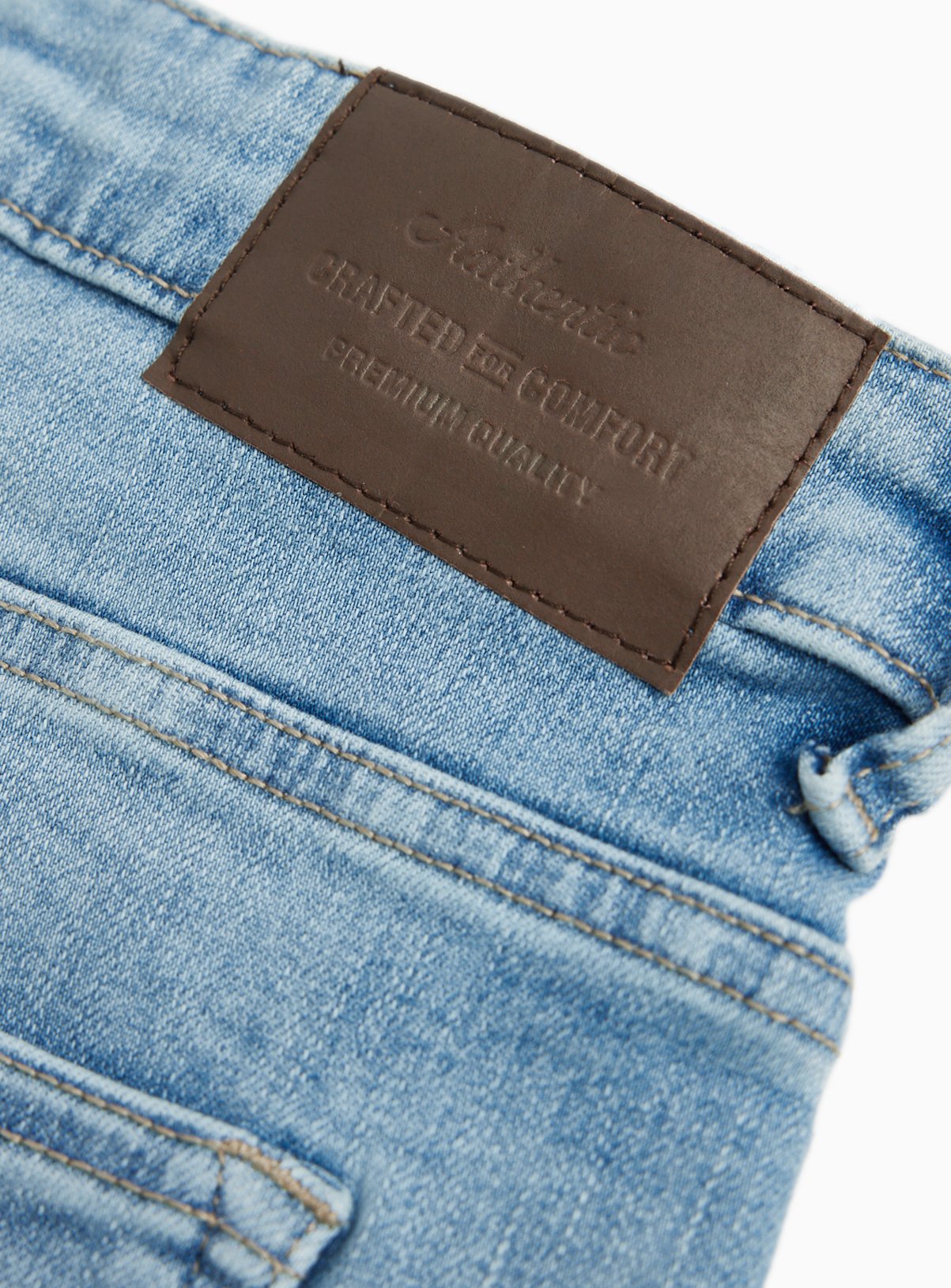 Light Wash Free Fit Straight Leg Jeans 36L - Image 4 thumbnail